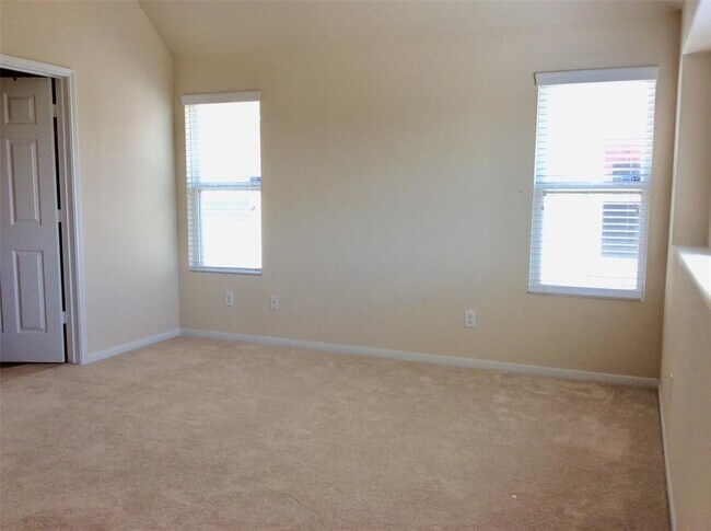 Building Photo - 5031 Ivy Fair Way