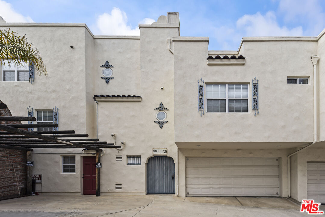 Primary Photo - 223 Loma Vista St