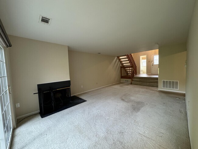 Foto del edificio - 25 Chestnut Ct
