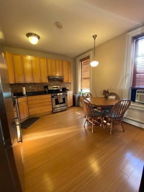 Building Photo - 212 Adams St