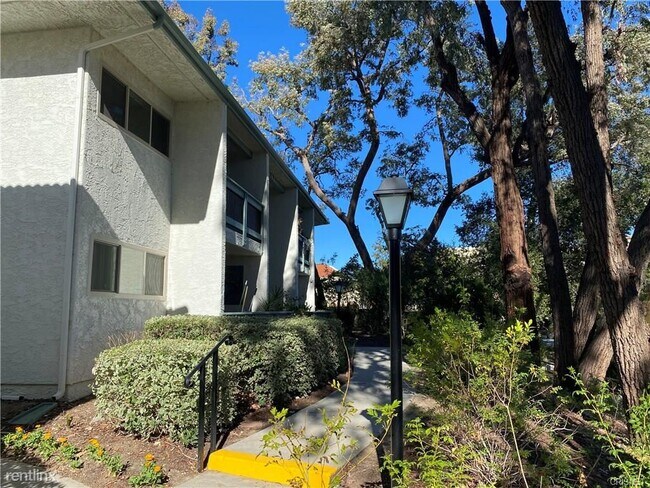 Building Photo - 3 br, 2 bath Condo - 4762 Park Granada Uni...