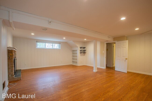 Foto del edificio - 1 br, 1 bath House - 9007 Pinehurst Drive ...