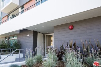 Building Photo - 938 Orange Grove Ave