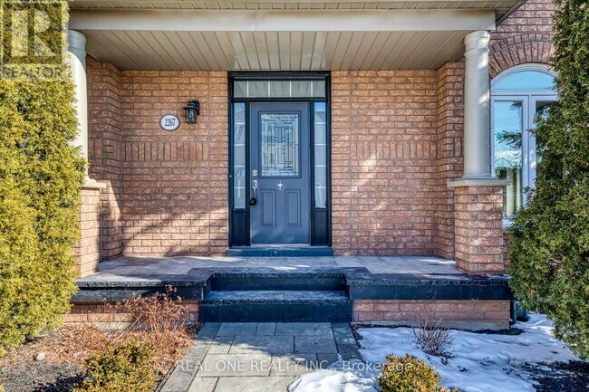 Building Photo - 2267 Meadowland Dr