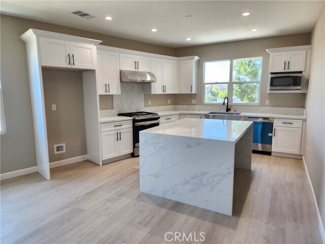 Foto del edificio - 336 S Cypress St