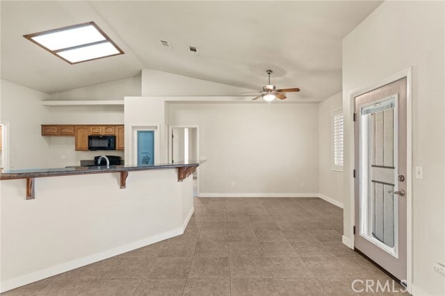 Building Photo - 15095 Douglas St