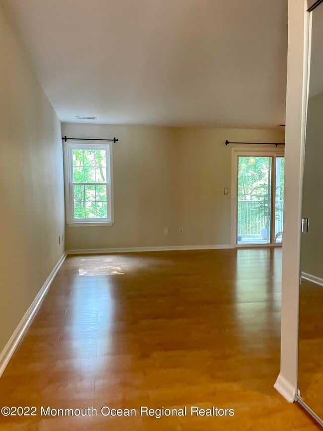 Building Photo - 124 Walden Cir