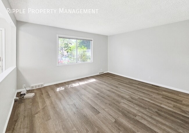 Building Photo - SPACIOUS 4 BEDS, 2 BATHS DUPLEX UPPER UNIT | CHERISHED COMMUNITY LIVING