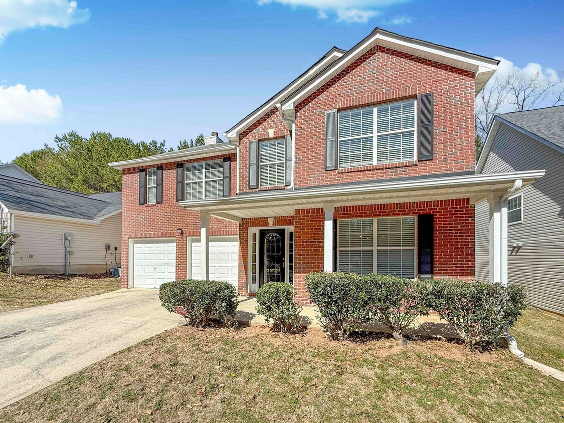 Foto principal - Charming 5 BR/3 BA Traditional in Austell,...