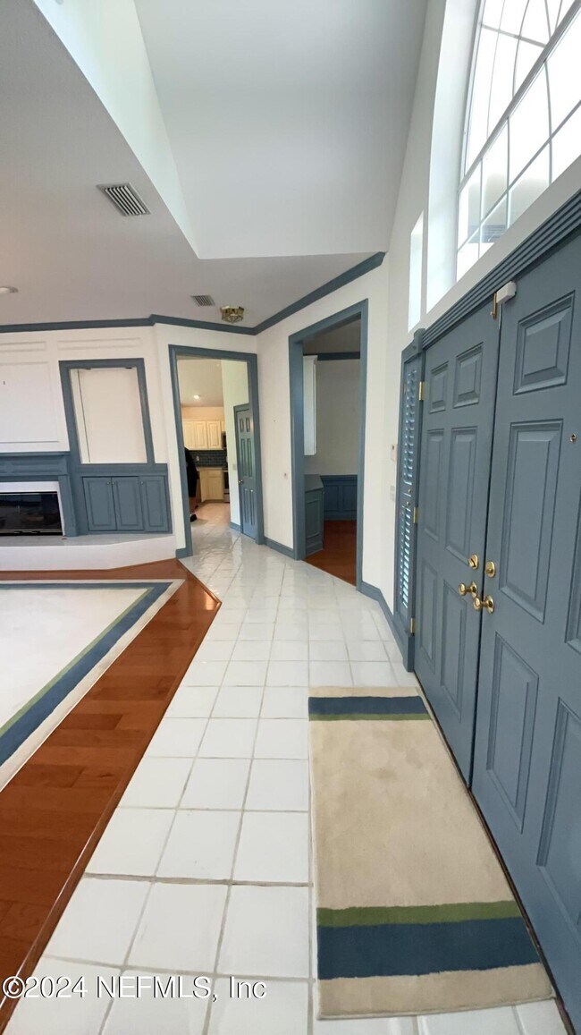 Foto del edificio - 169 Summerfield Dr