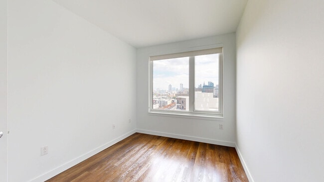 Interior Photo - Broadridge