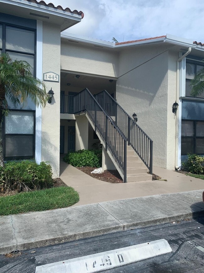 Building Photo - 1445 Lake Crystal Dr