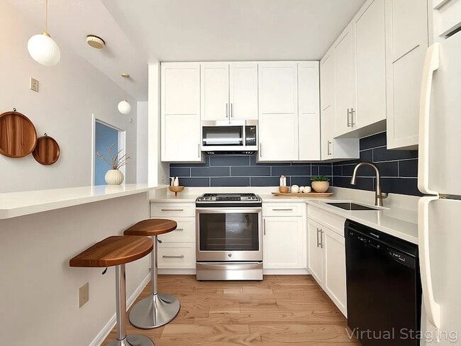 Building Photo - 106 13th St