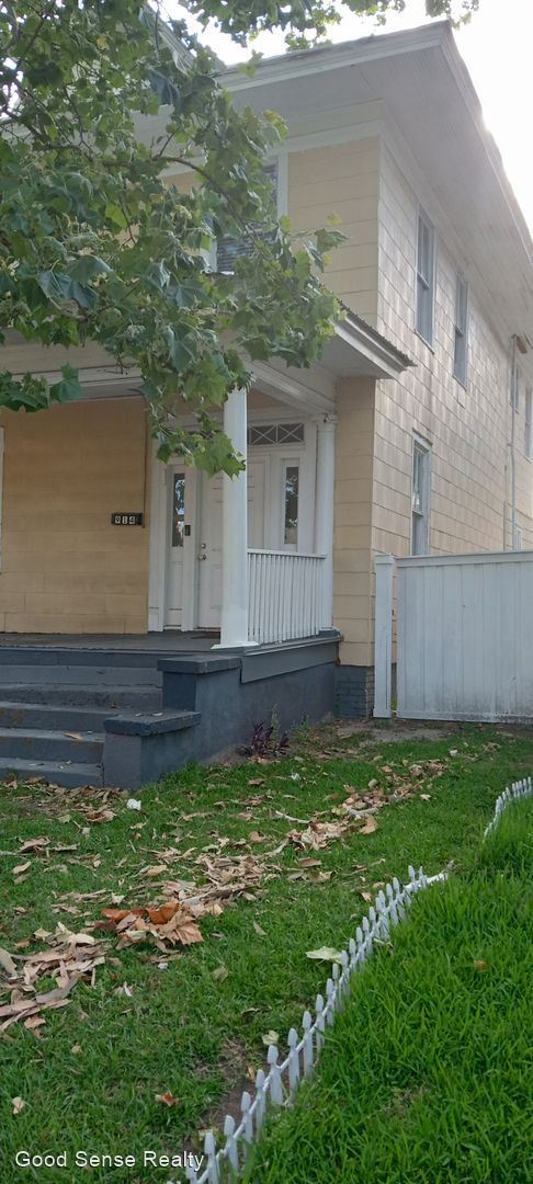 Foto del edificio - 4 br, 2 bath House - 914 Beman Street