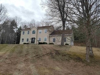 Building Photo - 10 Dyer Ln