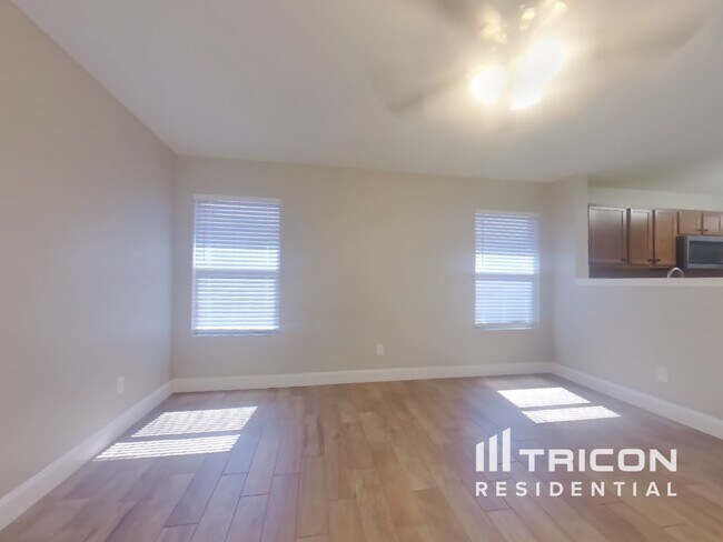Building Photo - 9017 Sun Haven Way