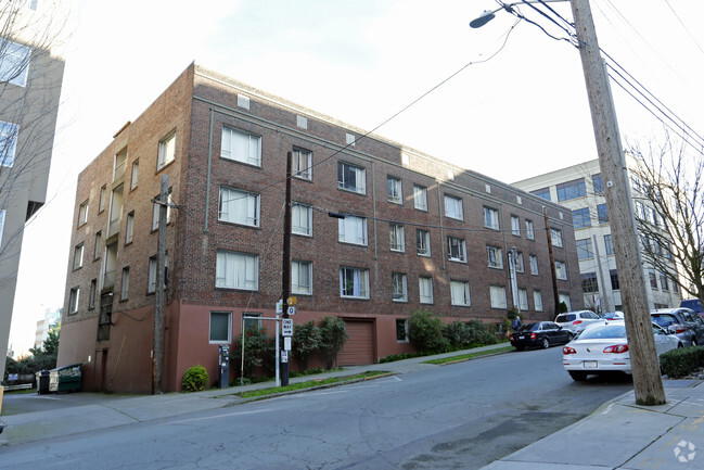 Building Photo - The Carlton Apartments