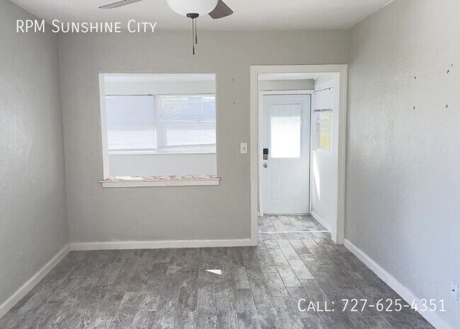 Building Photo - 5717 20th Ave S