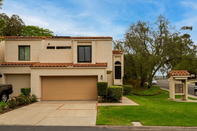 Foto del edificio - ***Move-in Ready 3 Bedroom Townhome with L...