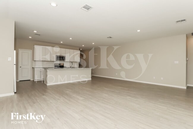Building Photo - 1220 Treehouse Ln