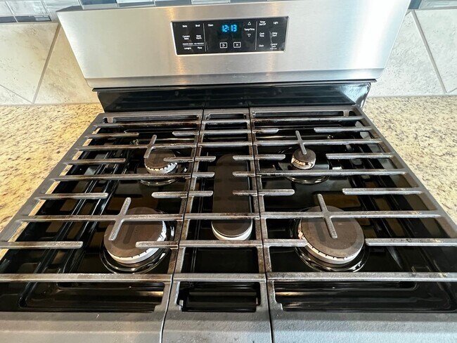 Foto del edificio - Elegant home in Davis Ranch- 4 Bedroom/ 3 Bathroom