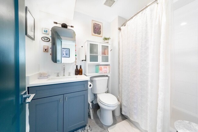 Building Photo - 126 Delaware Ave