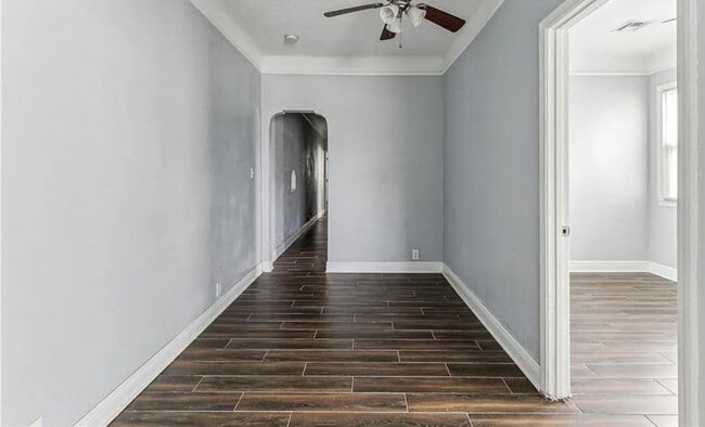 Building Photo - 4766 Marigny St