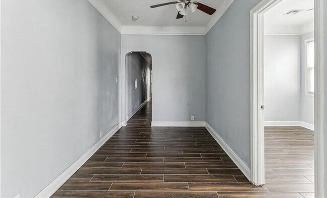 Foto del edificio - 4766 Marigny St