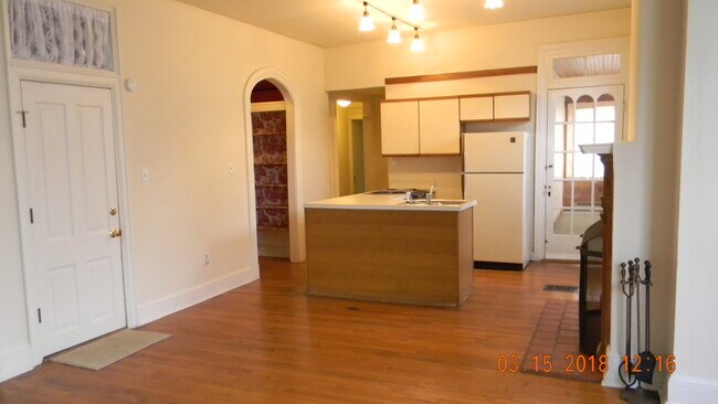 Foto del edificio - 418 N High St