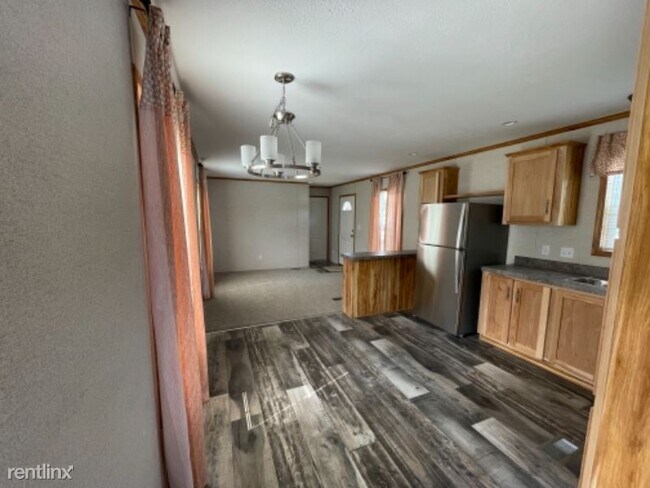 Building Photo - 2 br, 1 bath Mobile Home - 221 treasure lane
