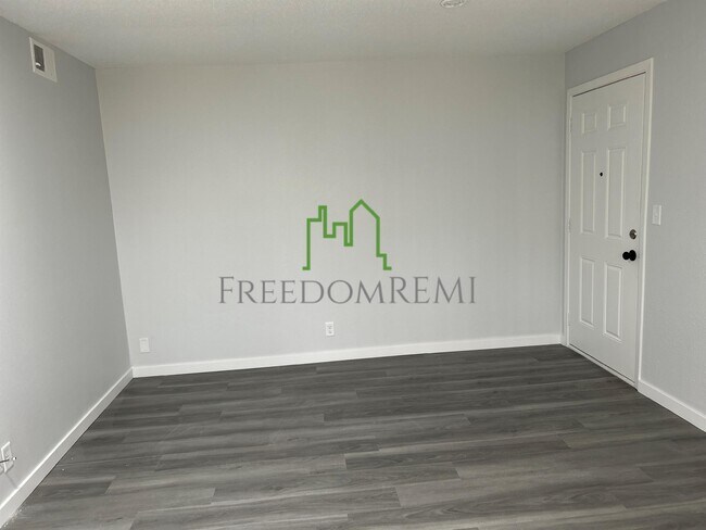 Foto del edificio - 1317 Oakland Rd NE