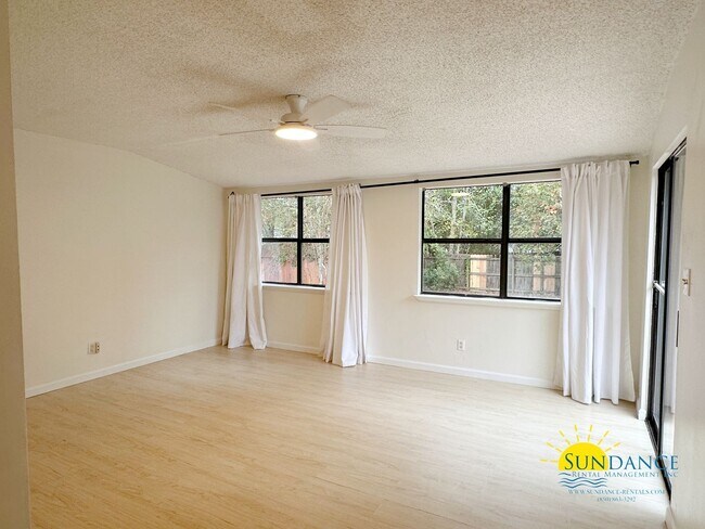 Foto del edificio - Updated 4 Bedroom Home in Navarre