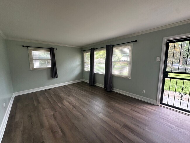 Building Photo - 3BR/1BA Home for Rent in Lyndon - Fenced B...