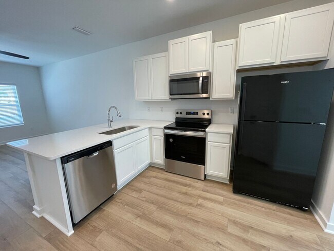 Building Photo - For Lease - 3 BR|3 BA at Tyndall Station