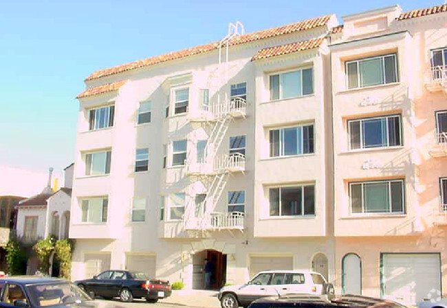 Building Photo - 2250 Bay St