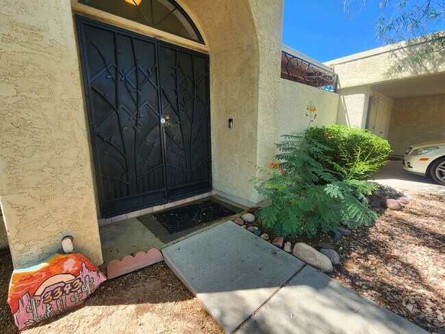 Foto del edificio - 3343 N Glen Creek Dr