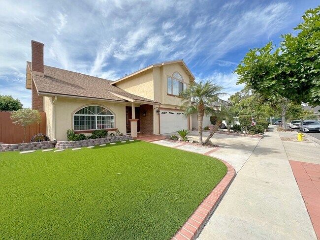 Foto del edificio - 5 bed 4 bath Irvine home