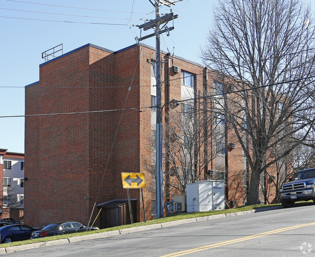 Foto del edificio - Evergreen Apartments