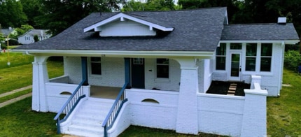 Building Photo - 113 Brawley St