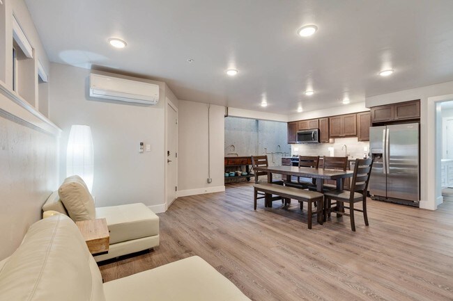 Foto del edificio - 915 E Sherman Ave