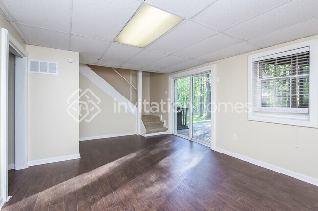 Foto del edificio - 260 Lantern Ridge Ct