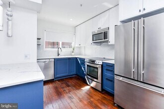 Building Photo - 1386 Bryant St NE