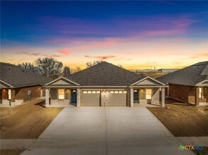 Building Photo - 3509 Abraham Dr