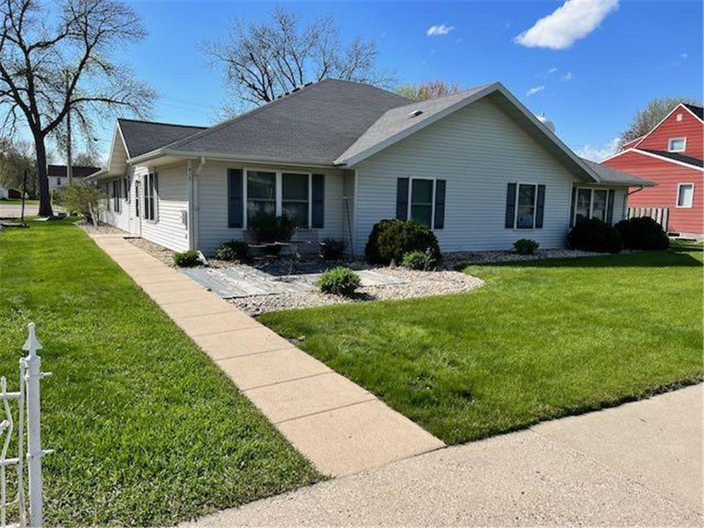 416 13th St S, Benson, MN 56215 Townhome Rentals in Benson MN