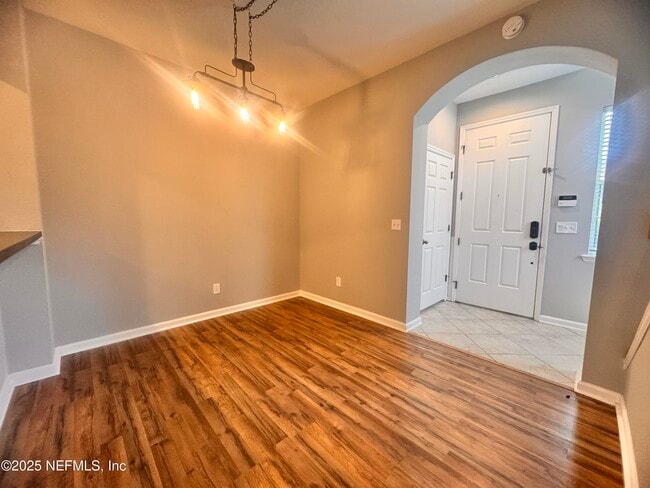 Building Photo - 13040 Sunset Lake Dr