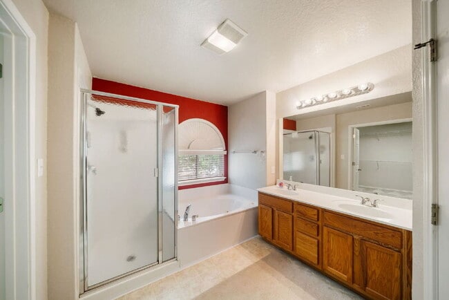 Building Photo - 7715 Black Oak Pass