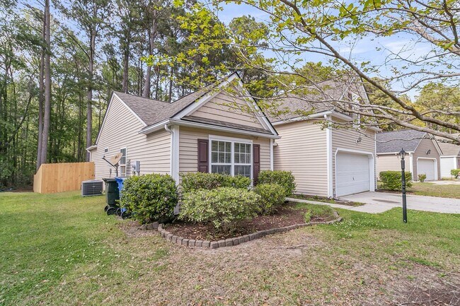 Building Photo - Beautiful 3 bedroom/2 bathroom single story home available in Wescott Plantation