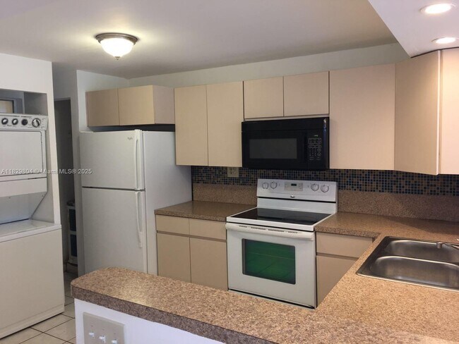 Foto del edificio - 8060 N Colony Cir