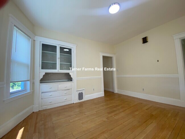 Building Photo - 65 Wareham St