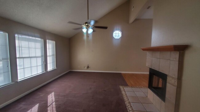 Building Photo - DeSoto 3 Bedroom Home for Lease!!